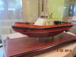 model tug