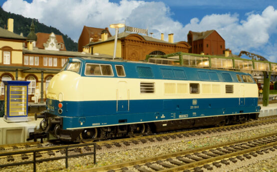 FLM 4236 B
